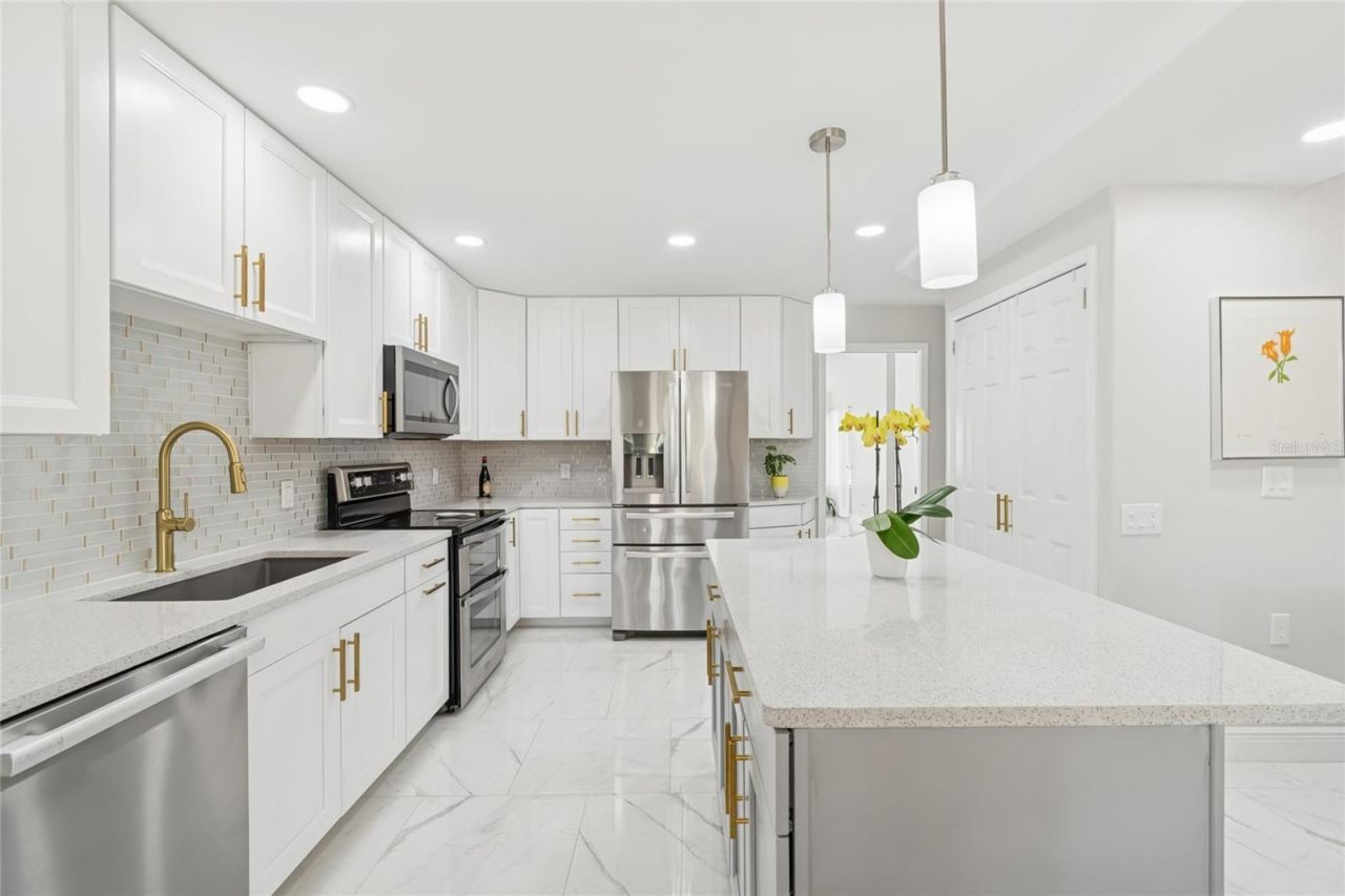 14603 Village Glen Circle, Tampa, FL 33618 Photo