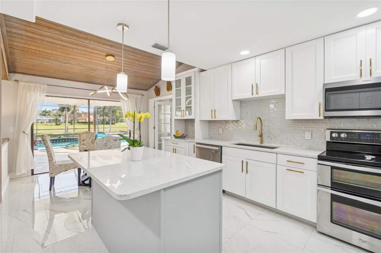 14603 Village Glen Circle, Tampa, FL 33618 Photo