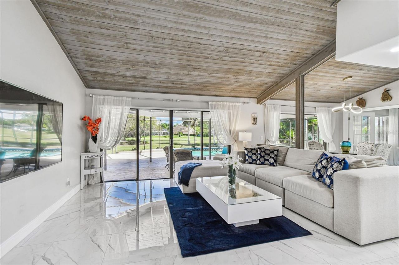 14603 Village Glen Circle, Tampa, FL 33618 Photo