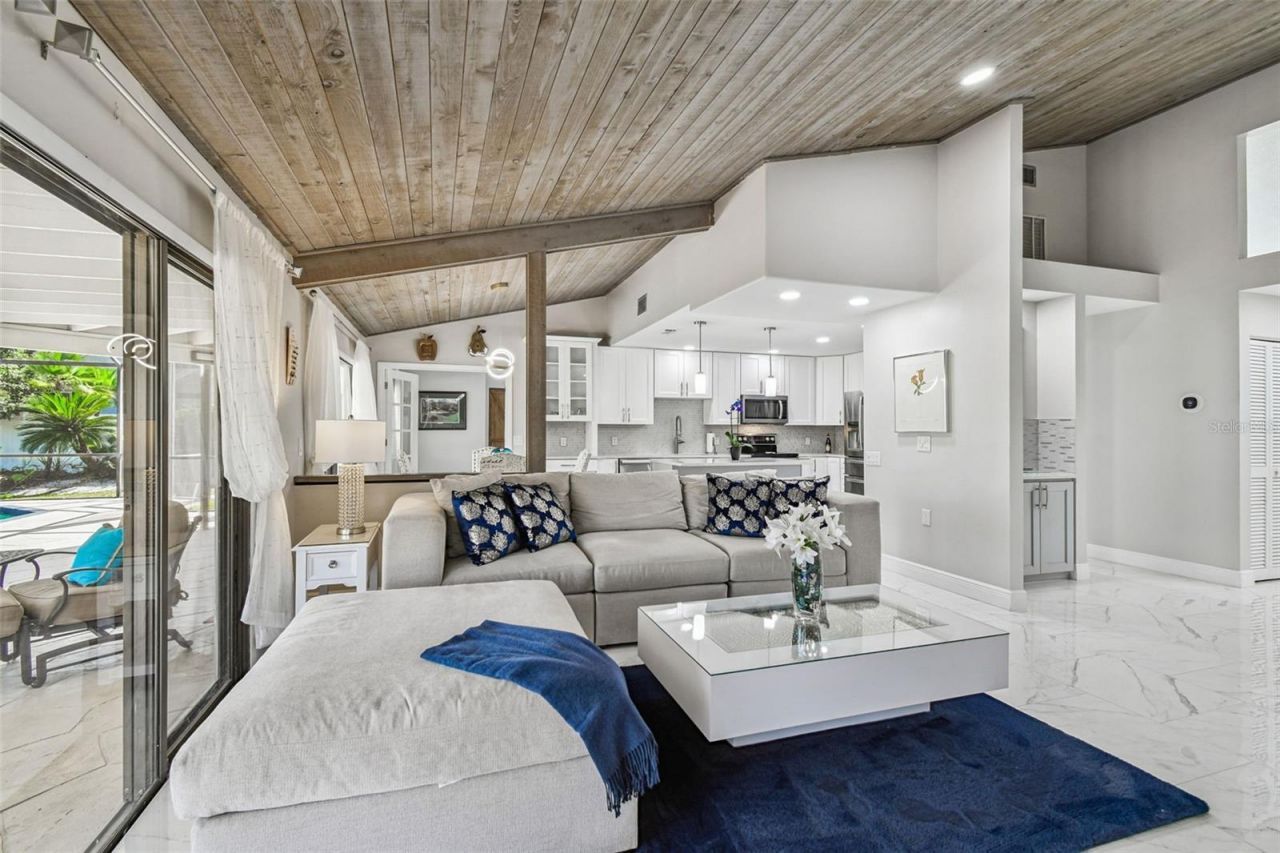 14603 Village Glen Circle, Tampa, FL 33618 Photo