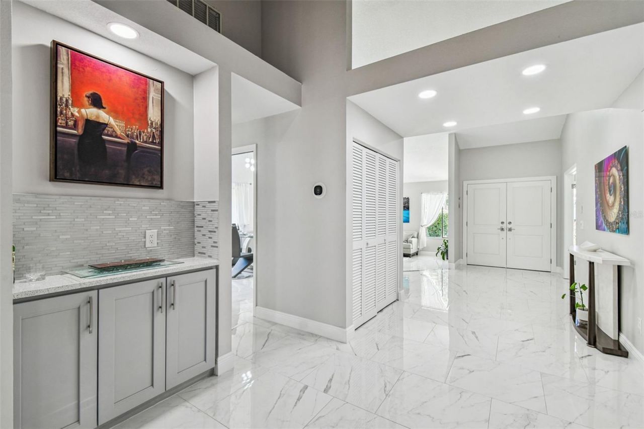 14603 Village Glen Circle, Tampa, FL 33618 Photo