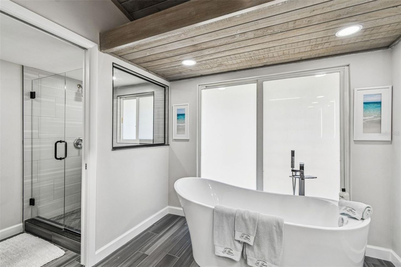14603 Village Glen Circle, Tampa, FL 33618 Photo