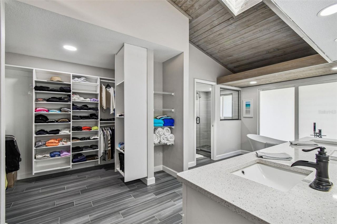 14603 Village Glen Circle, Tampa, FL 33618 Photo