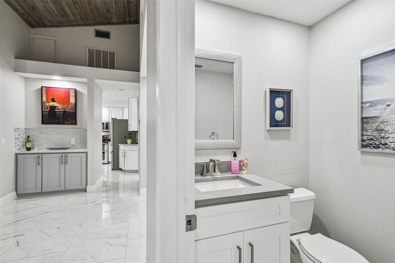 14603 Village Glen Circle, Tampa, FL 33618 Photo