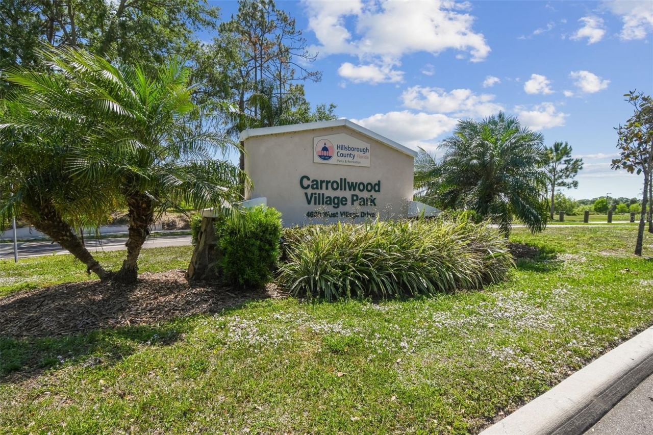 14603 Village Glen Circle, Tampa, FL 33618 Photo