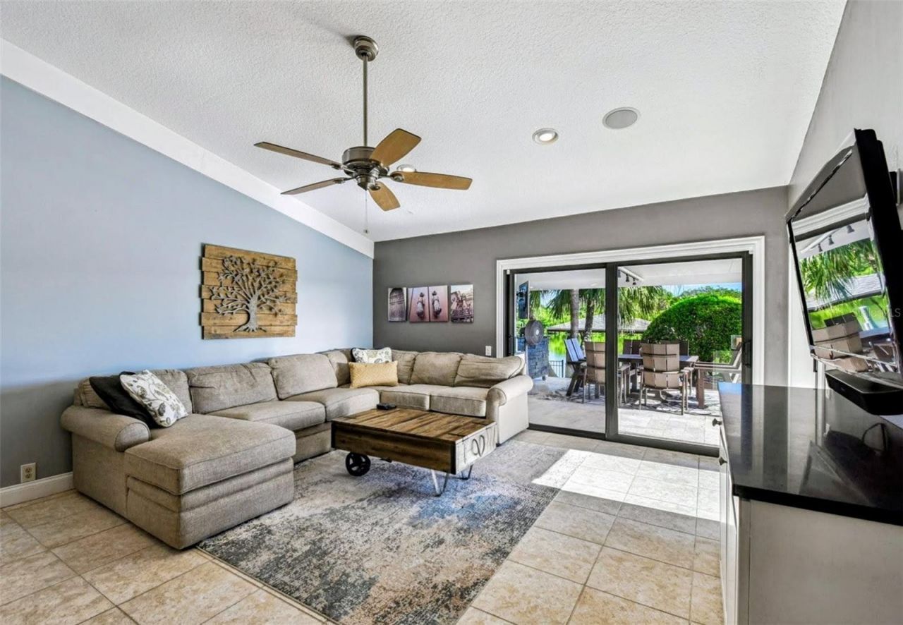 4169 Saltwater Boulevard, Tampa, FL 33615 Photo