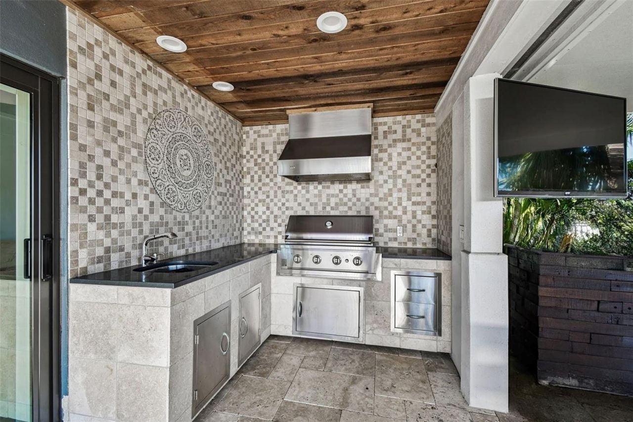 4169 Saltwater Boulevard, Tampa, FL 33615 Photo