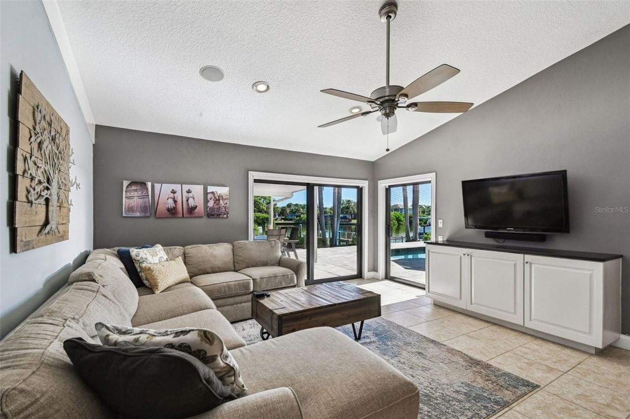 4169 Saltwater Boulevard, Tampa, FL 33615 Photo