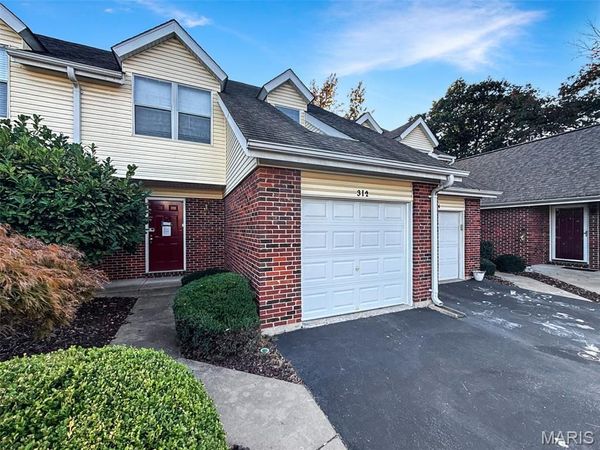 312 Crown Colony Court, Unit F, St Peters, MO 63376