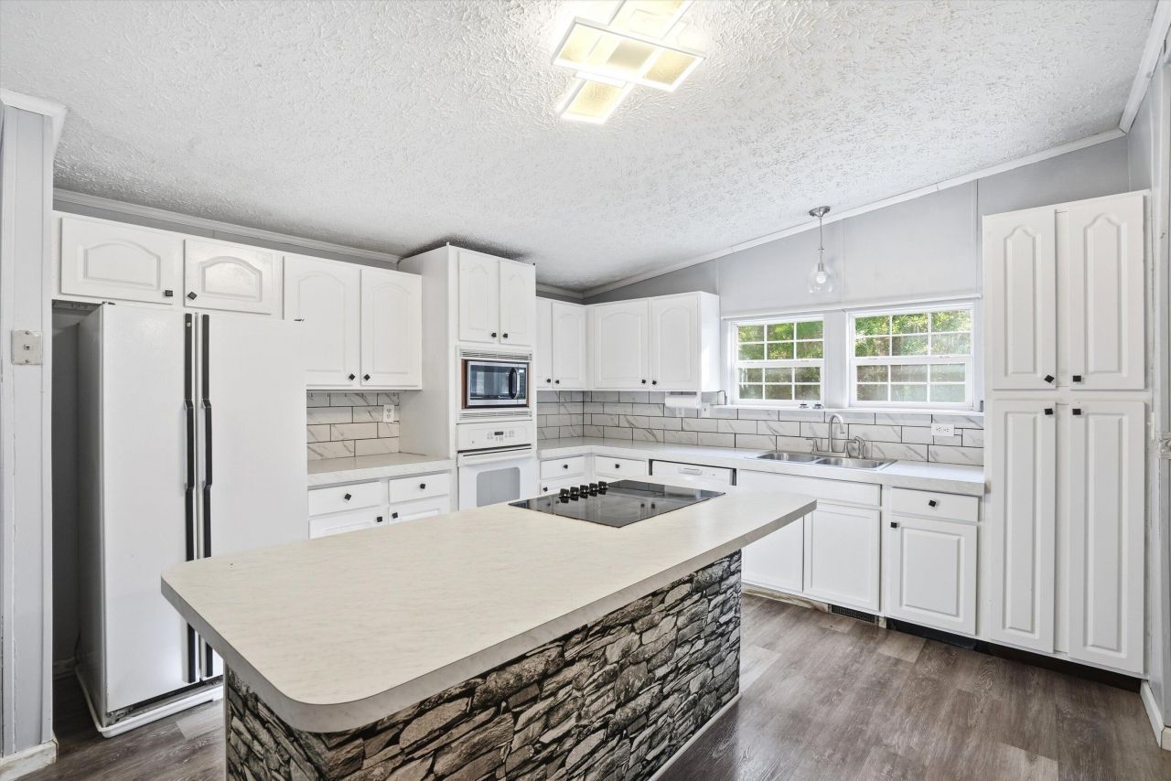 120 Princess Lane Photo 14