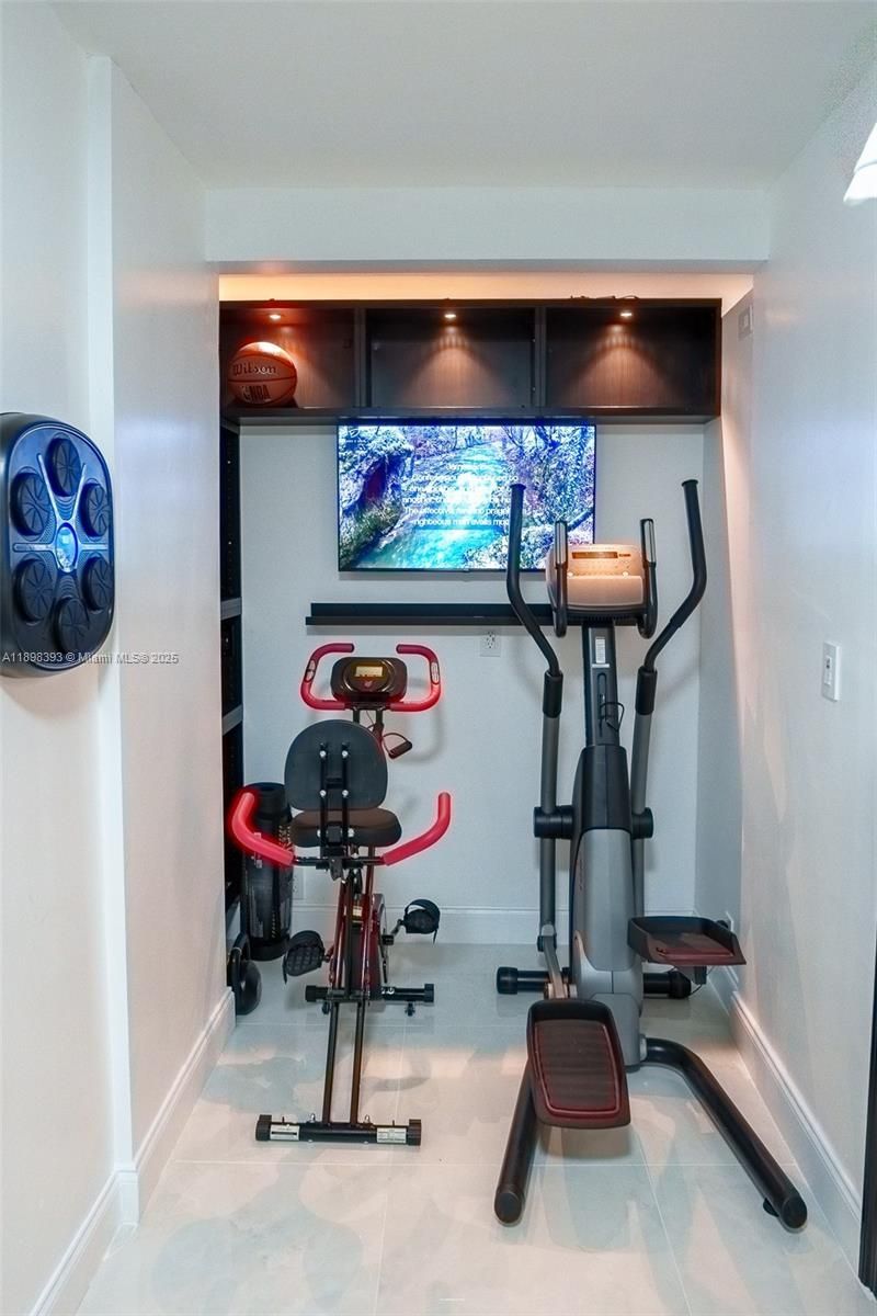 4000 Towerside Ter, Unit 410, Miami, FL 33138 Photo