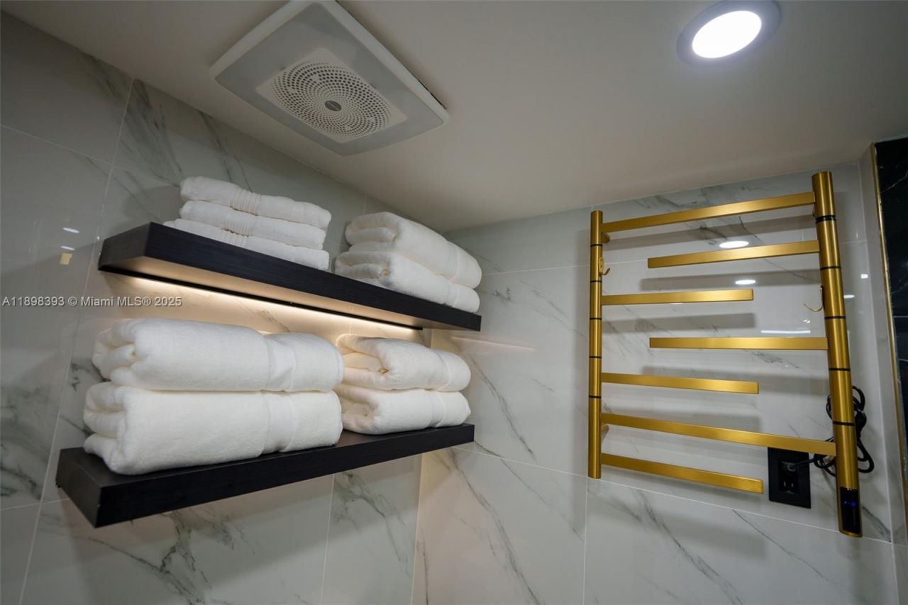 4000 Towerside Ter, Unit 410, Miami, FL 33138 Photo