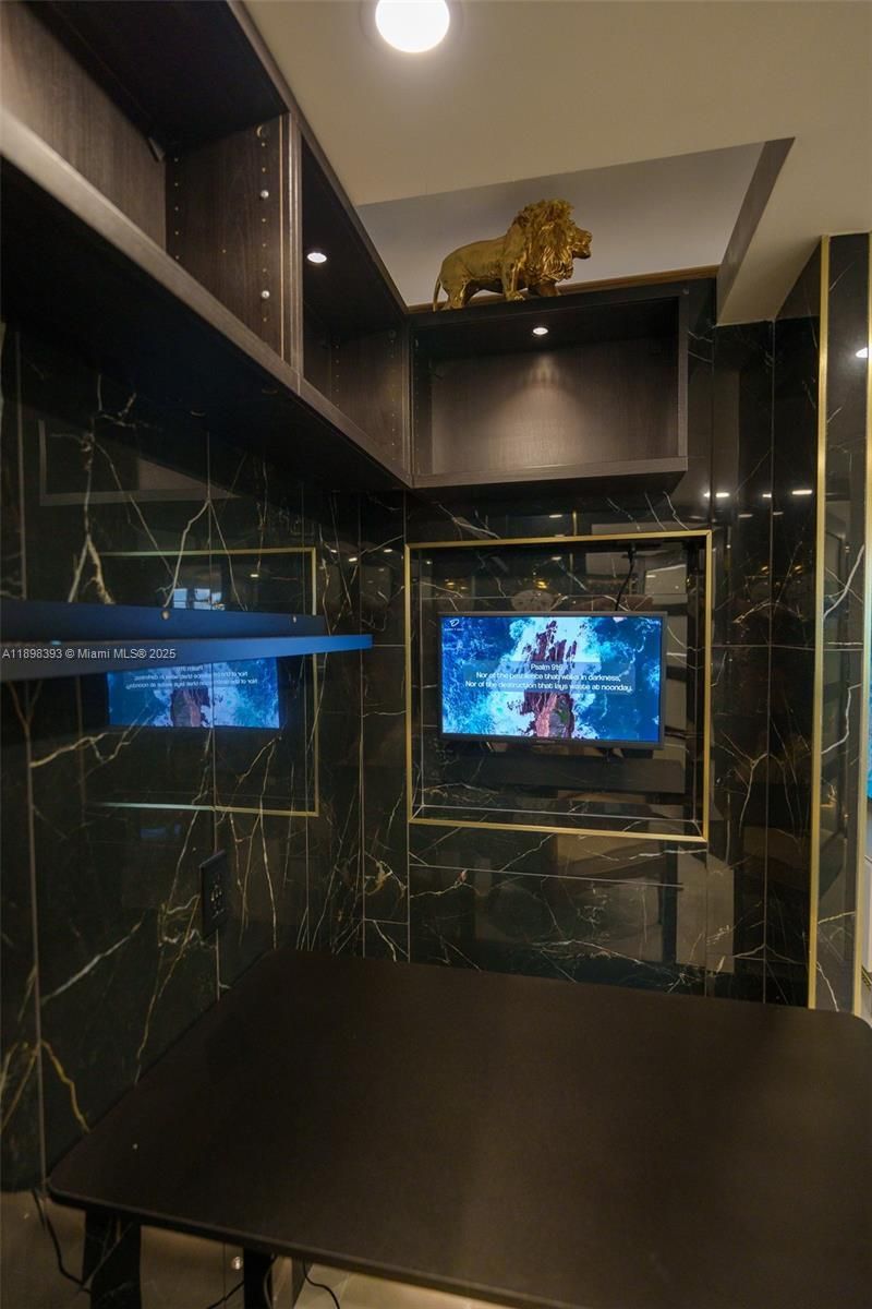 4000 Towerside Ter, Unit 410, Miami, FL 33138 Photo