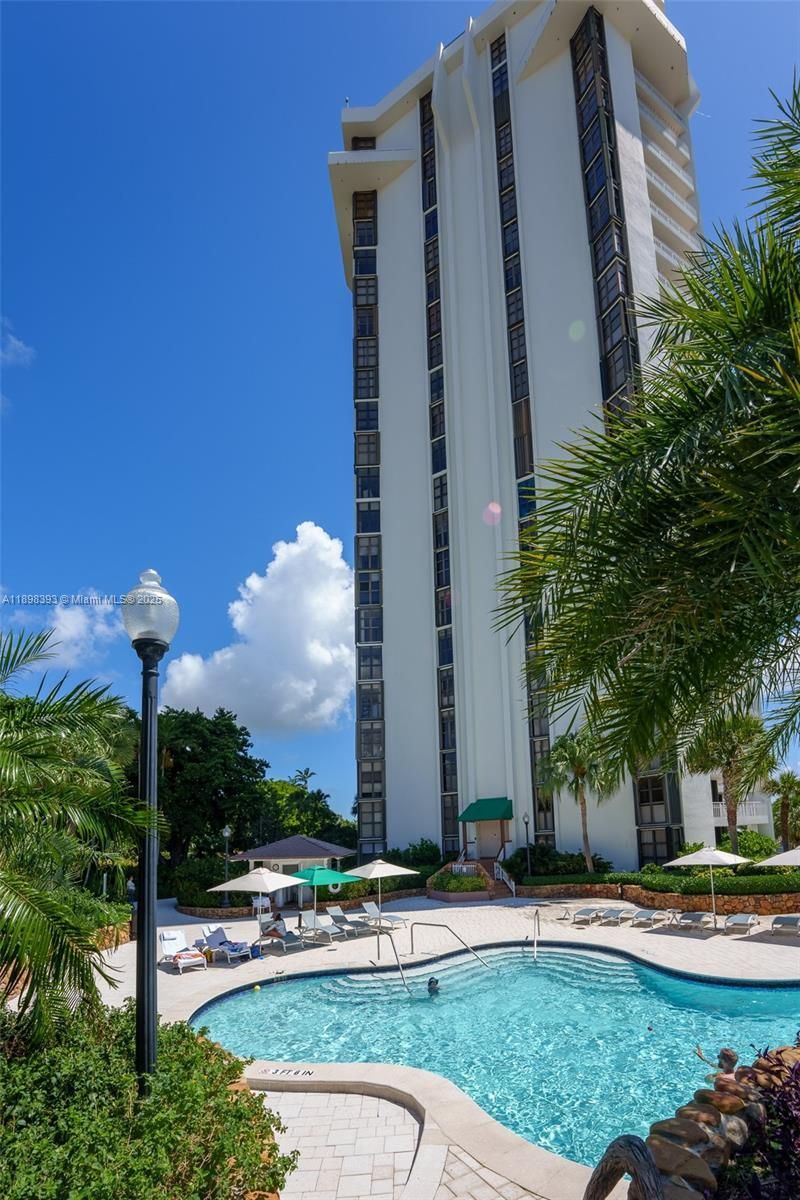 4000 Towerside Ter, Unit 410, Miami, FL 33138 Photo