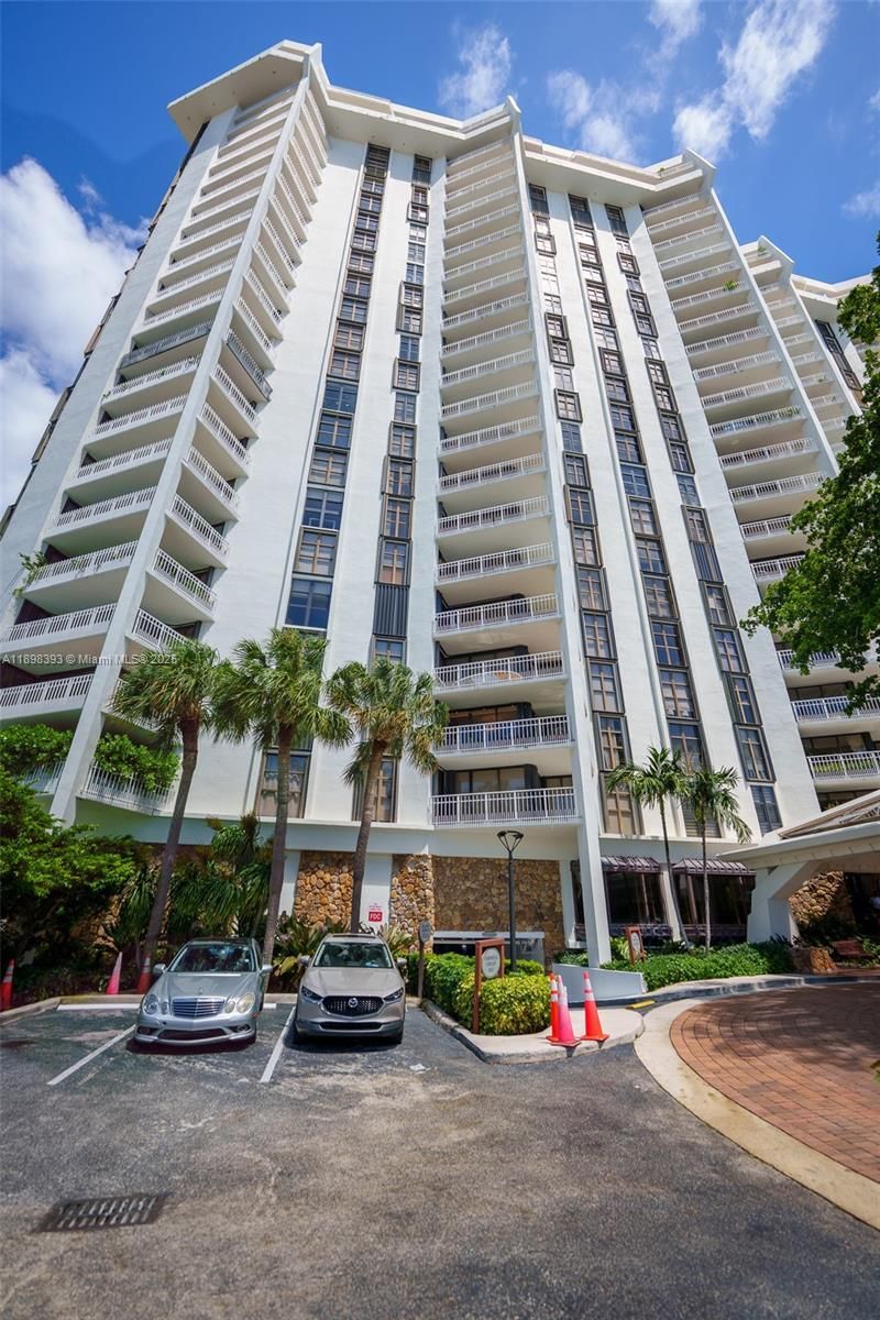 4000 Towerside Ter, Unit 410, Miami, FL 33138 Photo