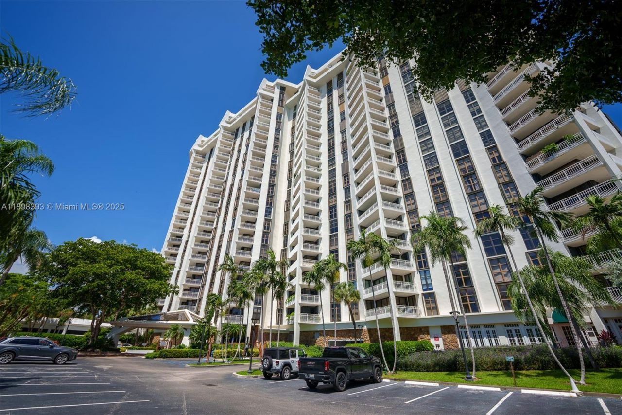 4000 Towerside Ter, Unit 410, Miami, FL 33138 Photo