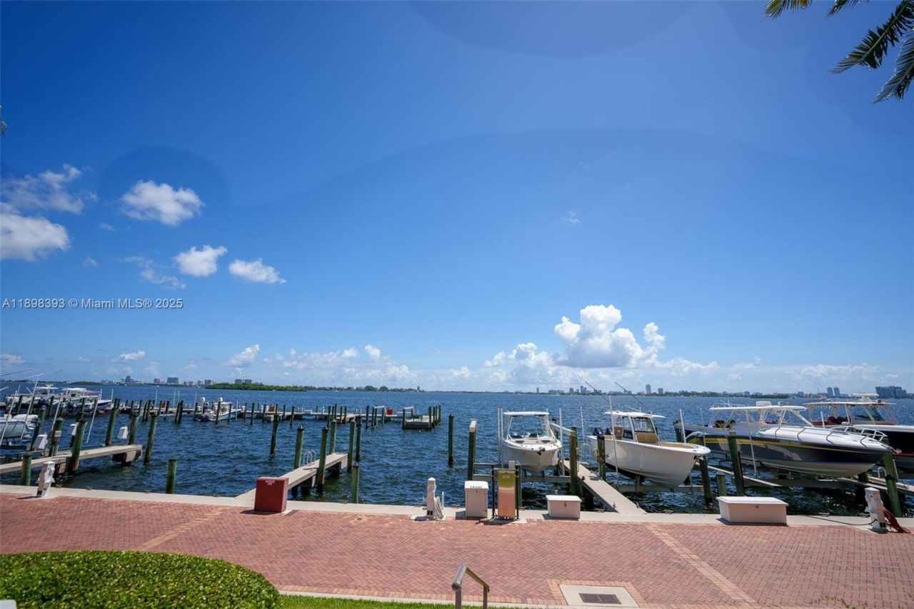 4000 Towerside Ter, Unit 410, Miami, FL 33138 Photo