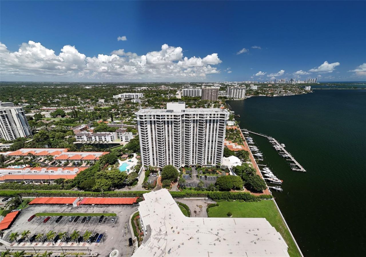 4000 Towerside Ter, Unit 410, Miami, FL 33138 Photo