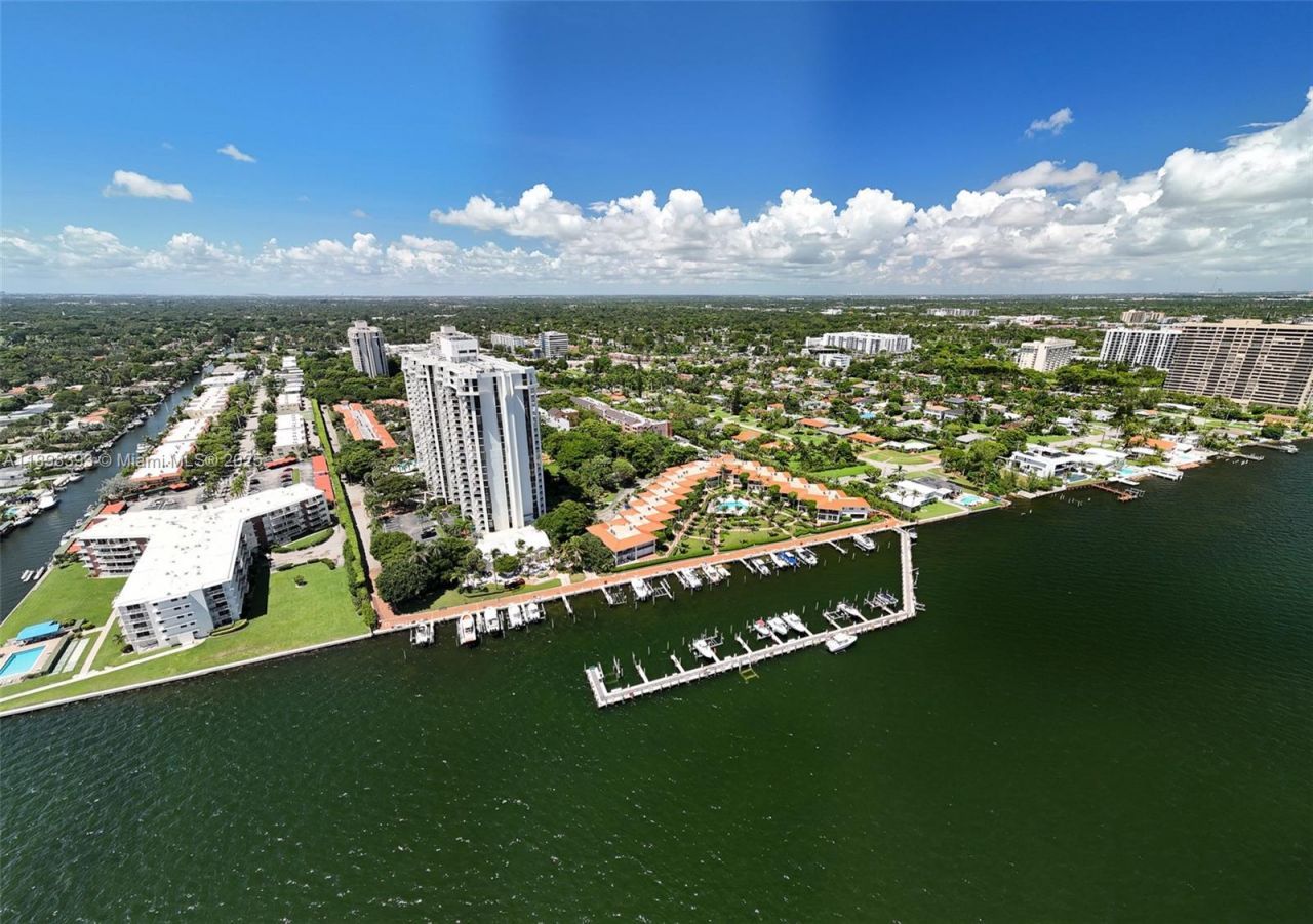 4000 Towerside Ter, Unit 410, Miami, FL 33138 Photo