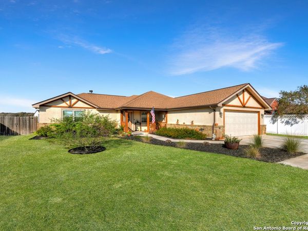 157 Turnberry, La Vernia, TX 78121