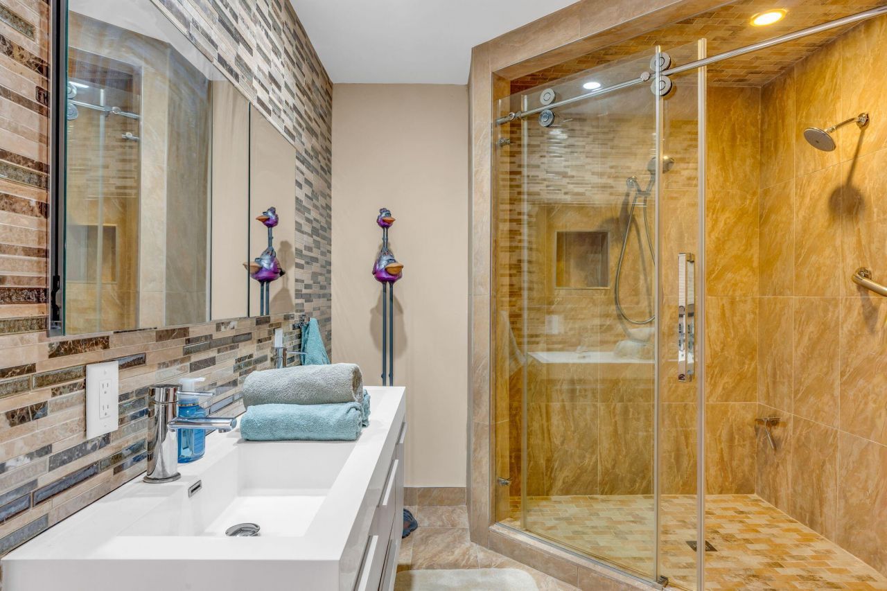 3 Oleander Avenue, Key Largo, FL 33037 Photo