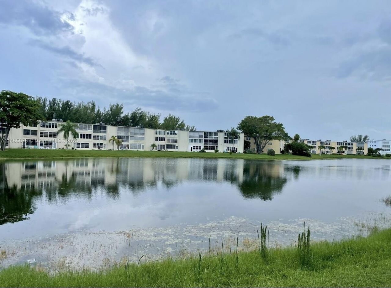 308 Wellington D, West Palm Beach, FL 33417 Photo