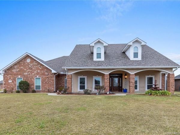 318 Hampton Court, Lake Charles, LA 70605