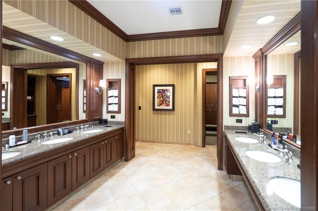 4577 SE Waterford Drive, Stuart, FL 34997 Photo