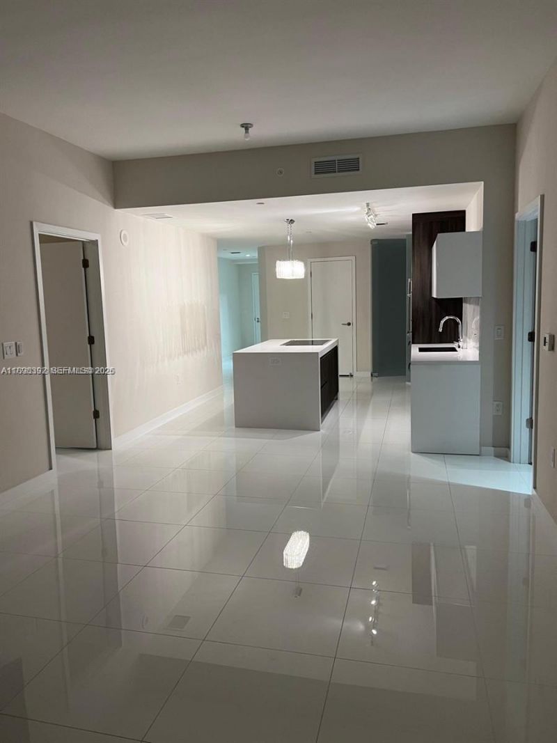 851 NE 1st Ave, Unit 4107, Miami, FL 33132 Photo