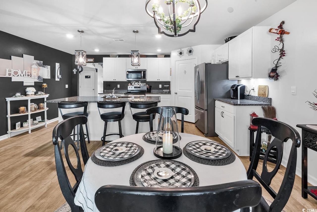 164 Seasons Trace Loop Photo 11