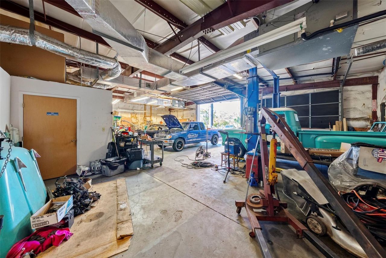 1400 W Bay Drive, Largo, FL 33770 Photo