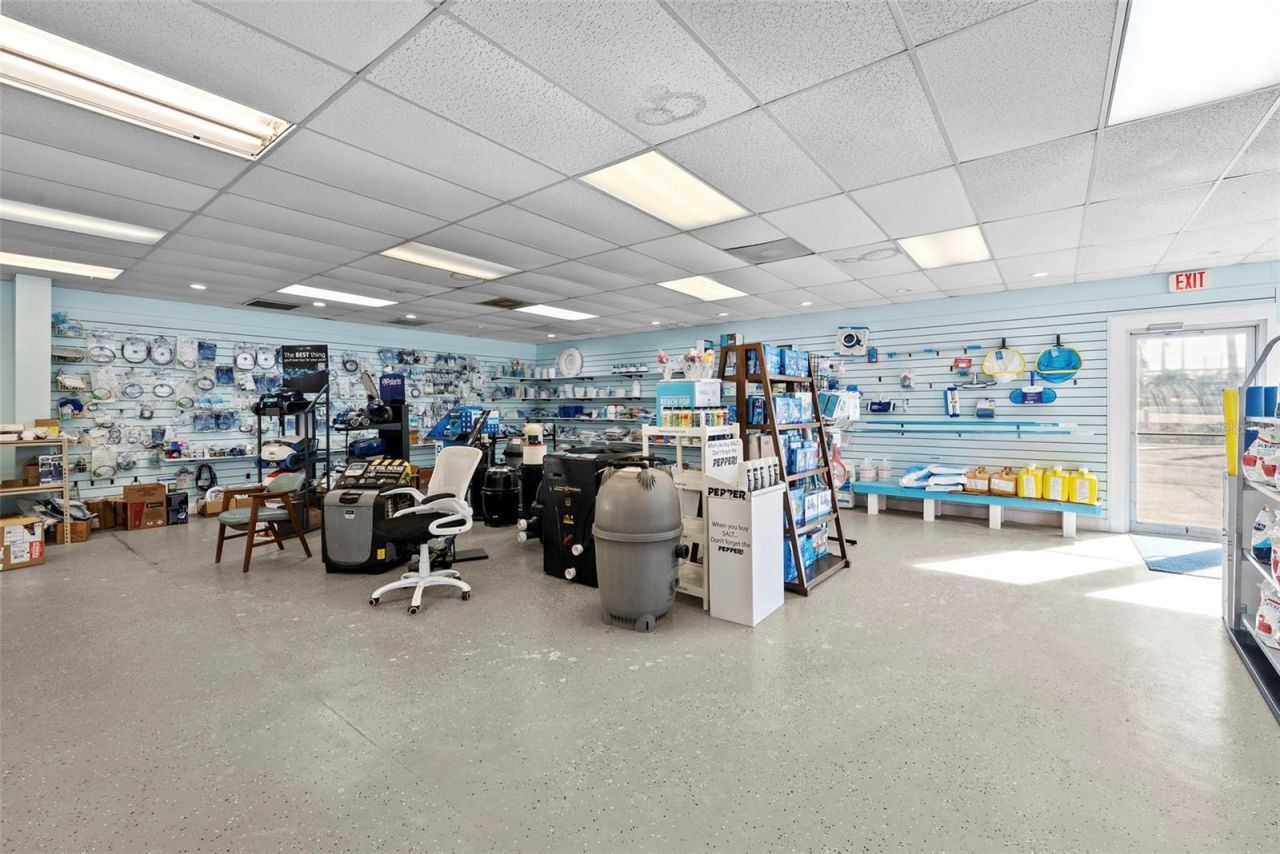 1400 W Bay Drive, Largo, FL 33770 Photo