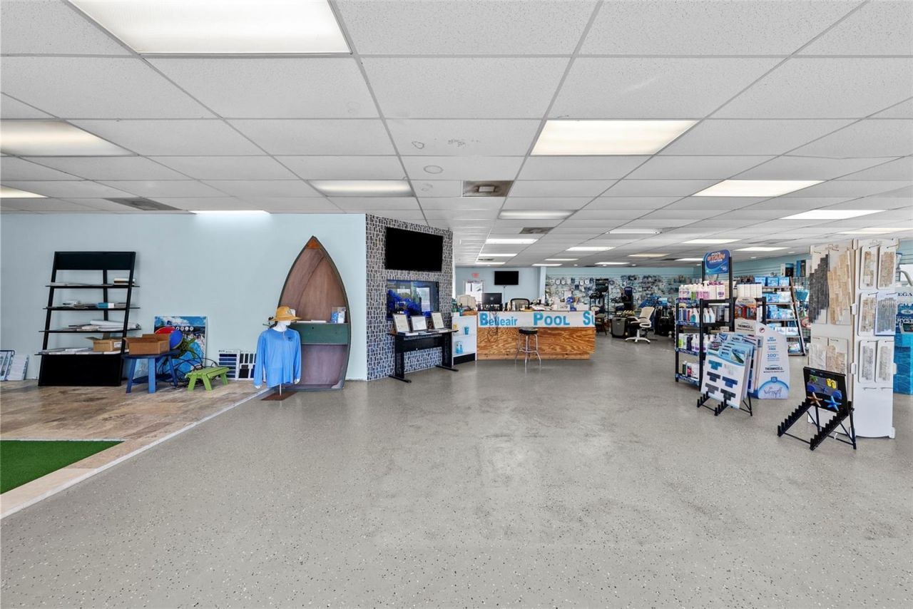 1400 W Bay Drive, Largo, FL 33770 Photo