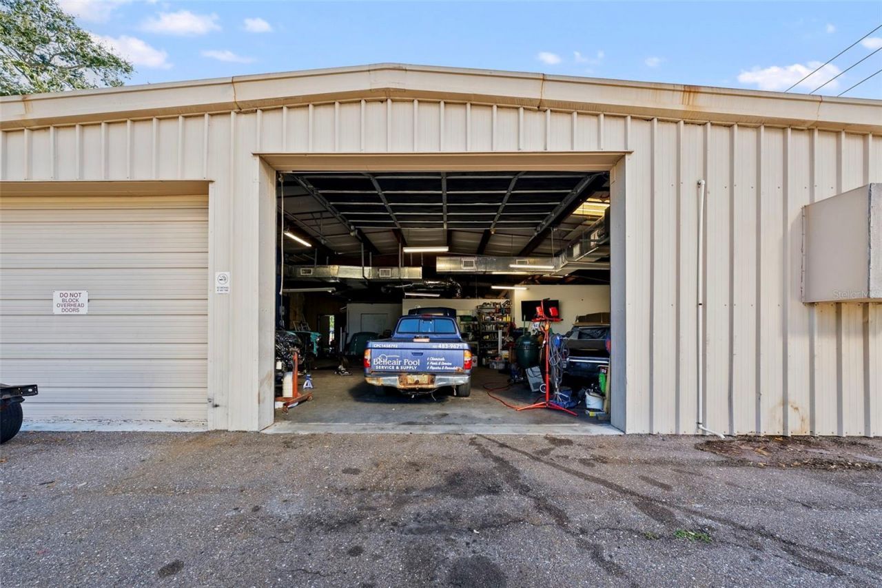 1400 W Bay Drive, Largo, FL 33770 Photo