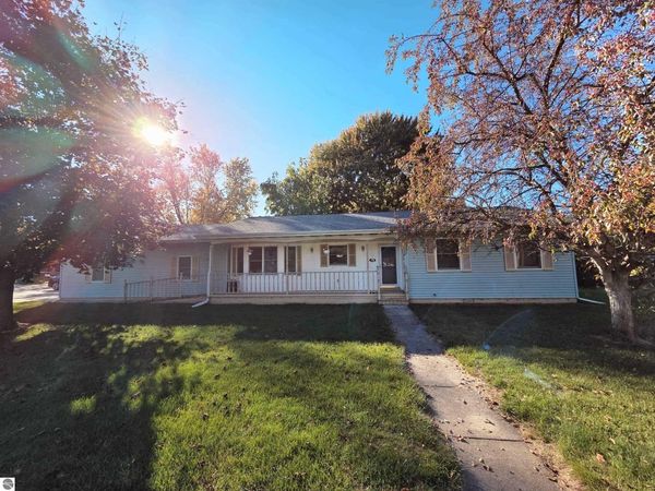 239 Summit Street E, Breckenridge, MI 48615