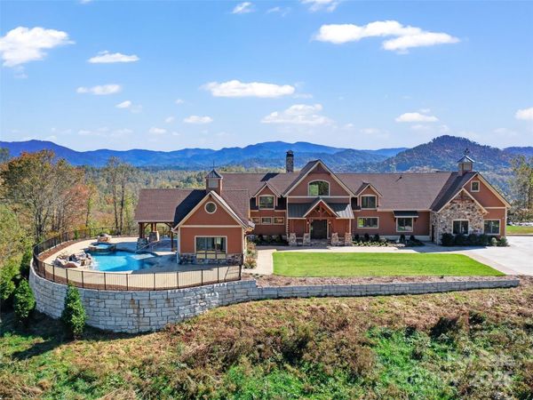946 Ridge Road, Green Mountain, NC 28740