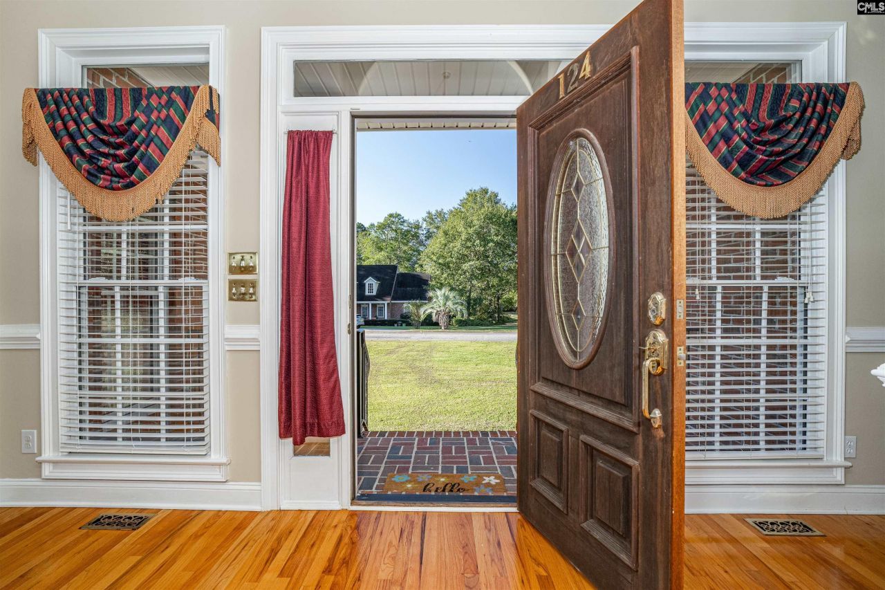 124 Mount Hope Drive Photo 6