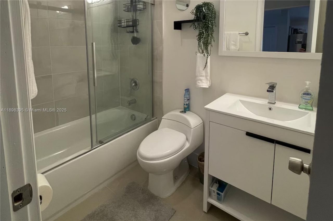 3132 NW 43rd St, Miami, FL 33142 Photo