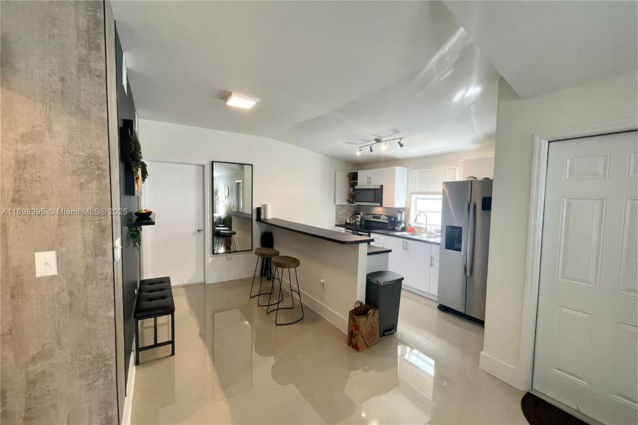 3132 NW 43rd St, Miami, FL 33142 Photo