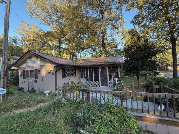 640 Mansard Island Dr, Springville, TN 38256