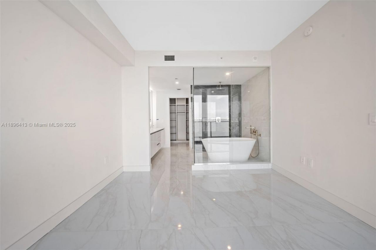 700 NE 24th St, Unit 702, Miami, FL 33137 Photo