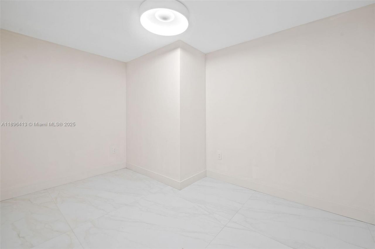 700 NE 24th St, Unit 702, Miami, FL 33137 Photo