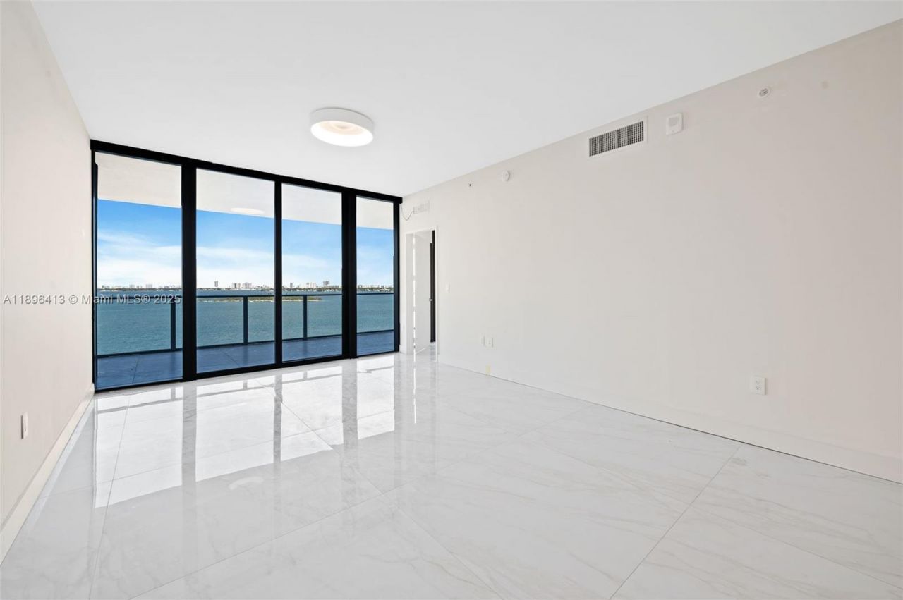 700 NE 24th St, Unit 702, Miami, FL 33137 Photo