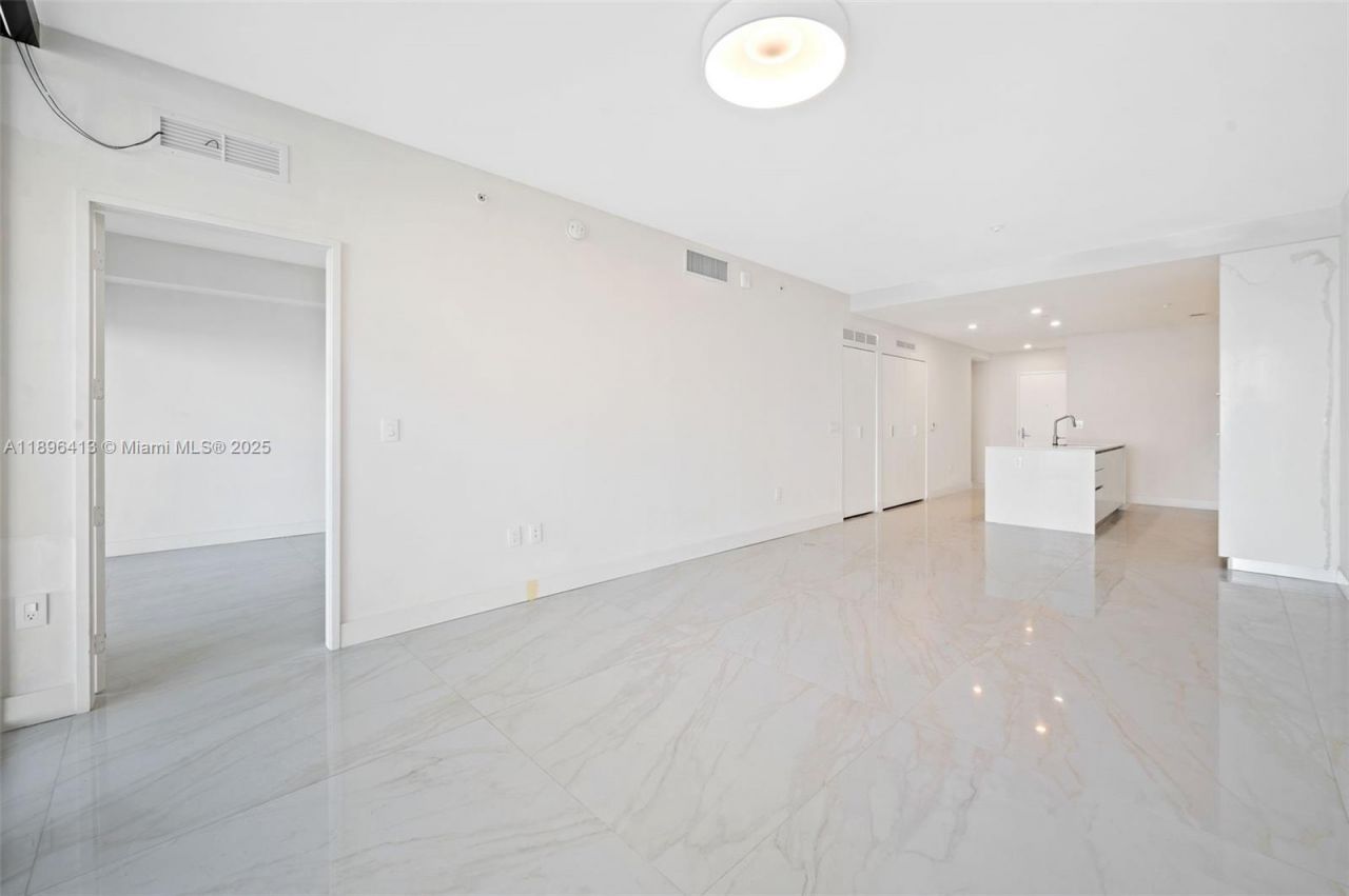 700 NE 24th St, Unit 702, Miami, FL 33137 Photo