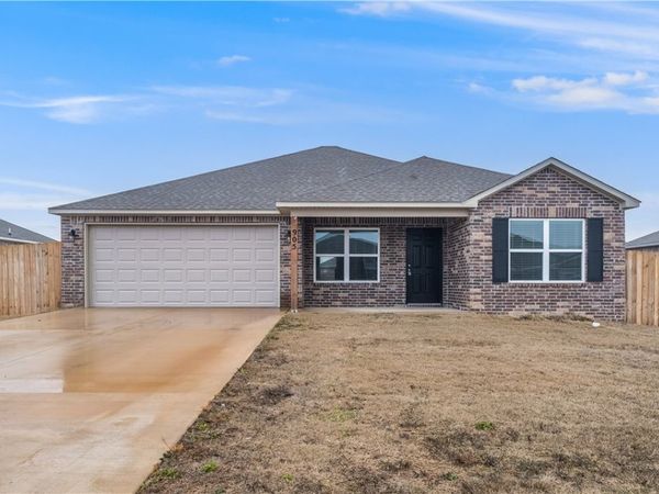 905 W Aiden Drive, Siloam Springs, AR 72761
