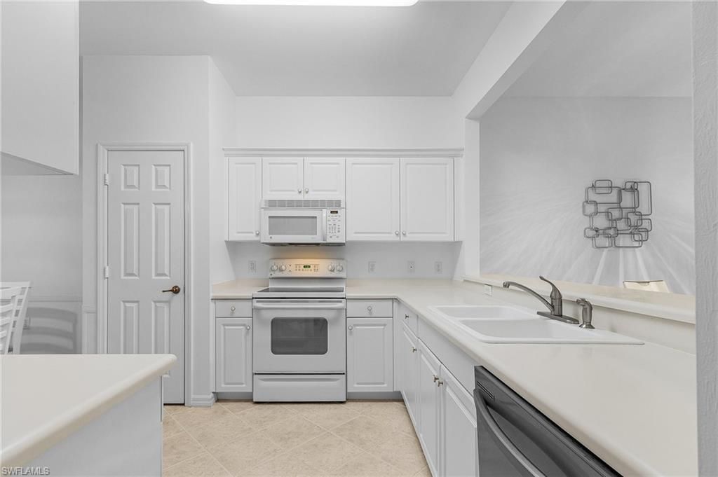3984 Bishopwood Ct E, Unit 205, Naples, FL 34114 Photo