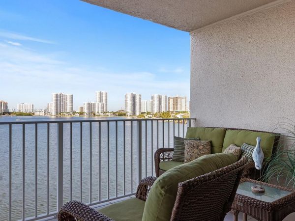 18260 N Bay Rd, Unit 516, Sunny Isles Beach, FL 33160