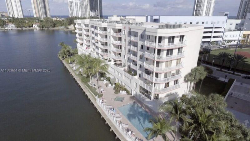 18260 N Bay Rd, Unit 516, Sunny Isles Beach, FL 33160 Photo