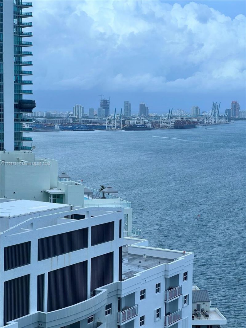 1435 Brickell Ave, Unit 3307, Miami, FL 33131 Photo