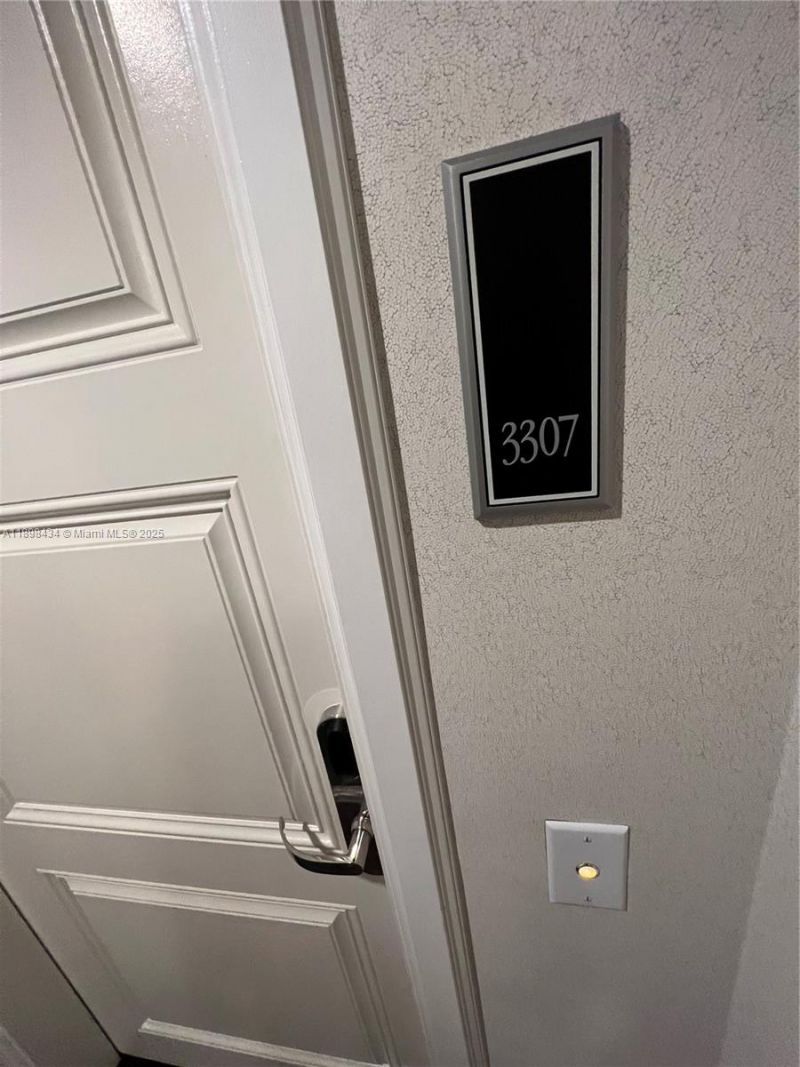 1435 Brickell Ave, Unit 3307, Miami, FL 33131 Photo